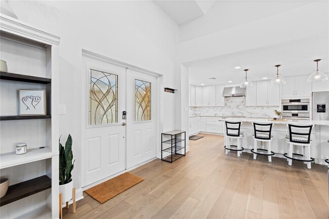 Building Photo - 430 Island Cir