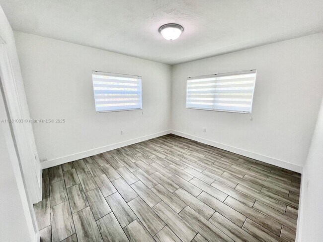 Foto del edificio - 7290 SW 34th Street Rd