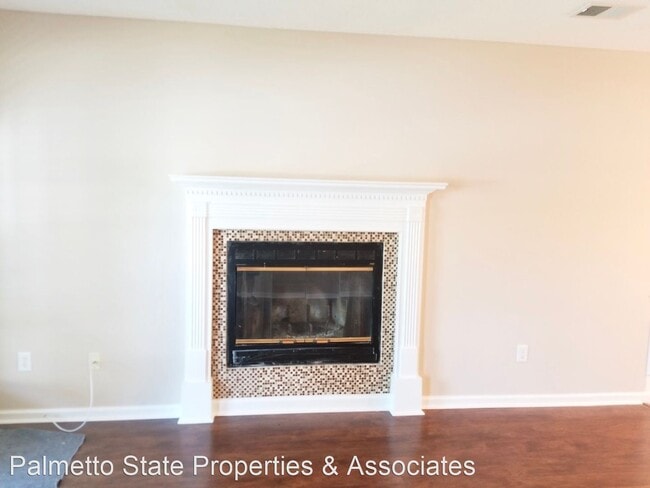 Building Photo - 4 br, 2.5 bath House - 1269 Center Lake Drive