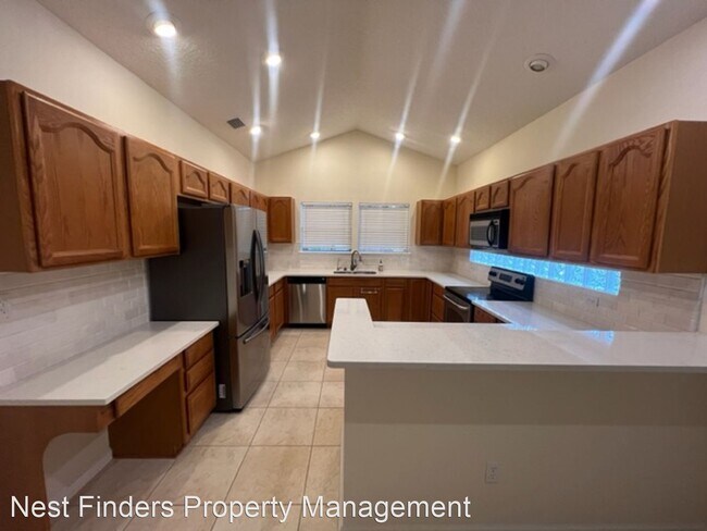 Building Photo - 3 br, 2 bath House - 180 N Churchill Dr