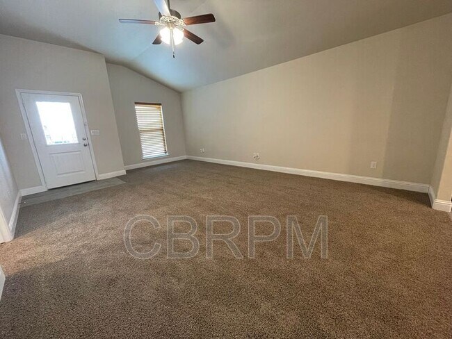 Foto del edificio - 3719 Oakridge Ave