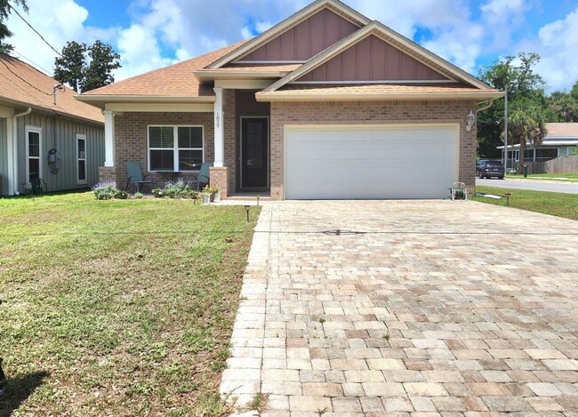 Building Photo - On the hunt for a beautiful, open floor plan home to rent close to downtown?