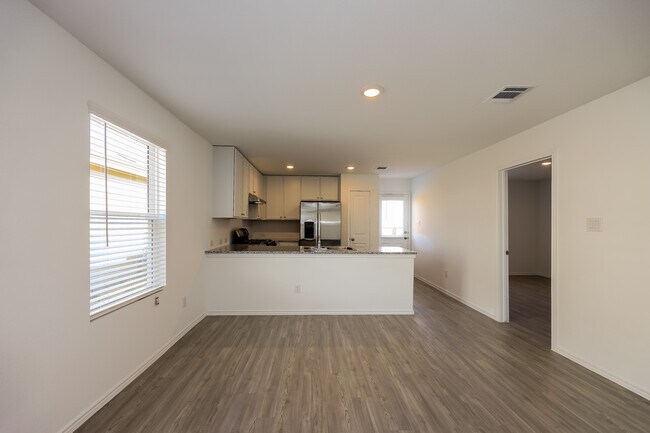 Building Photo - 8068 Nube Medina