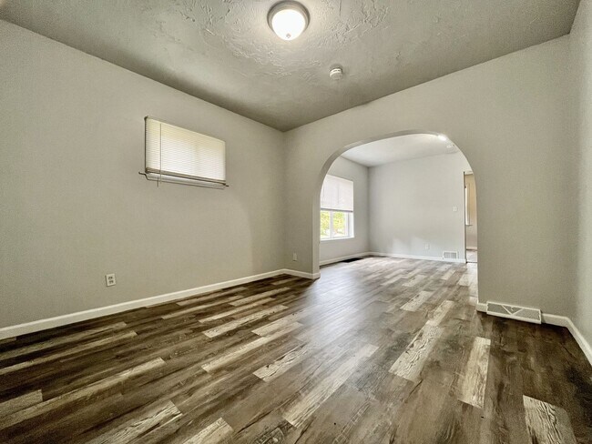 Building Photo - Two Bedroom Home in Muskegon