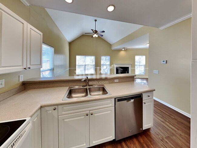 Foto del edificio - 100 Cross Cove Ct