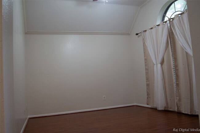 Foto del edificio - 4918 Pinder Ln