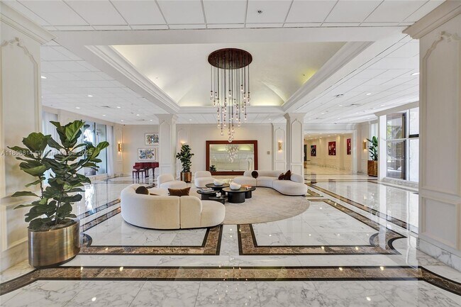 Foto del edificio - 5600 Collins Ave