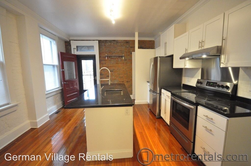 Primary Photo - 227 Jackson St