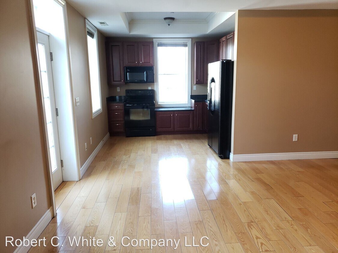 Primary Photo - 2 br, 1 bath House - 295 Ridge Road Unit 4