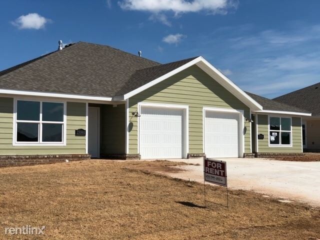 Foto principal - 23098 Christopher Dr