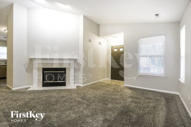Building Photo - 5248 Bluff View Dr