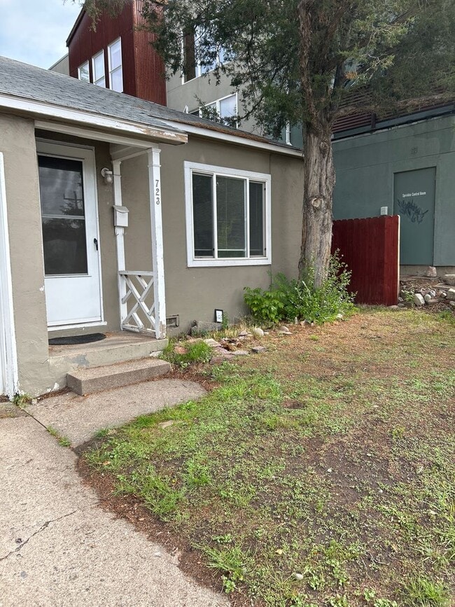 Building Photo - 723 E College Dr