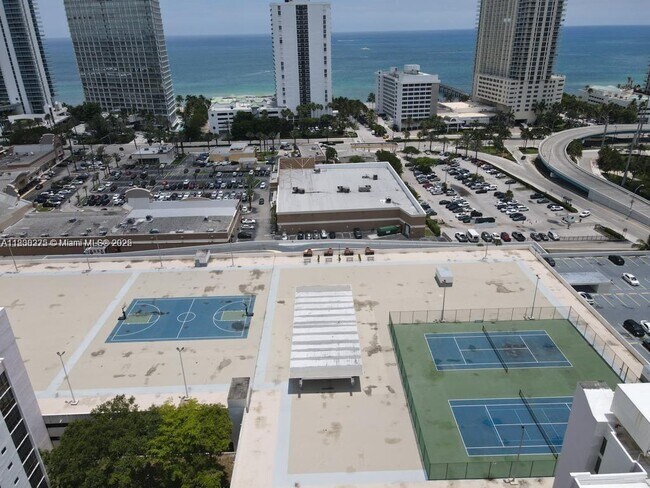 Foto del edificio - 16919 N Bay Rd