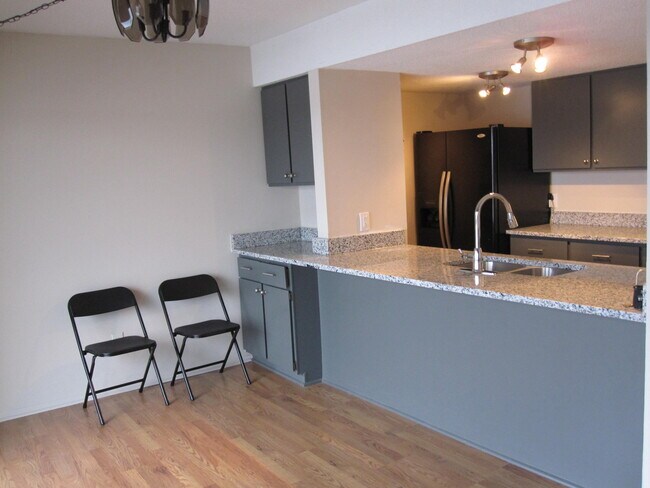 Foto del edificio - 820 Cliffs Dr