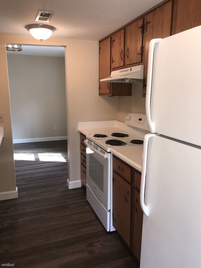 Building Photo - 3 br, 1.5 bath Condo - 12 Burwood Ct Burwo...