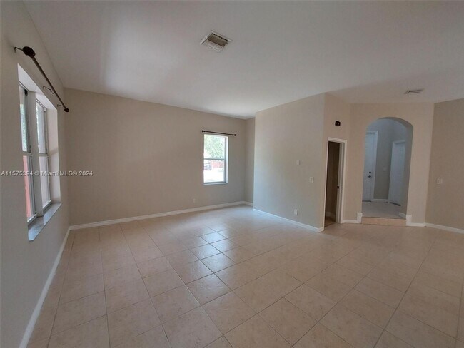 Building Photo - 12880 SW 50th Ct