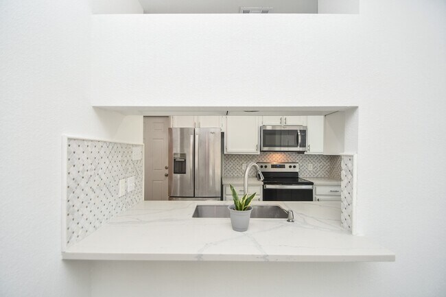Foto del edificio - 718 Country Pl Dr