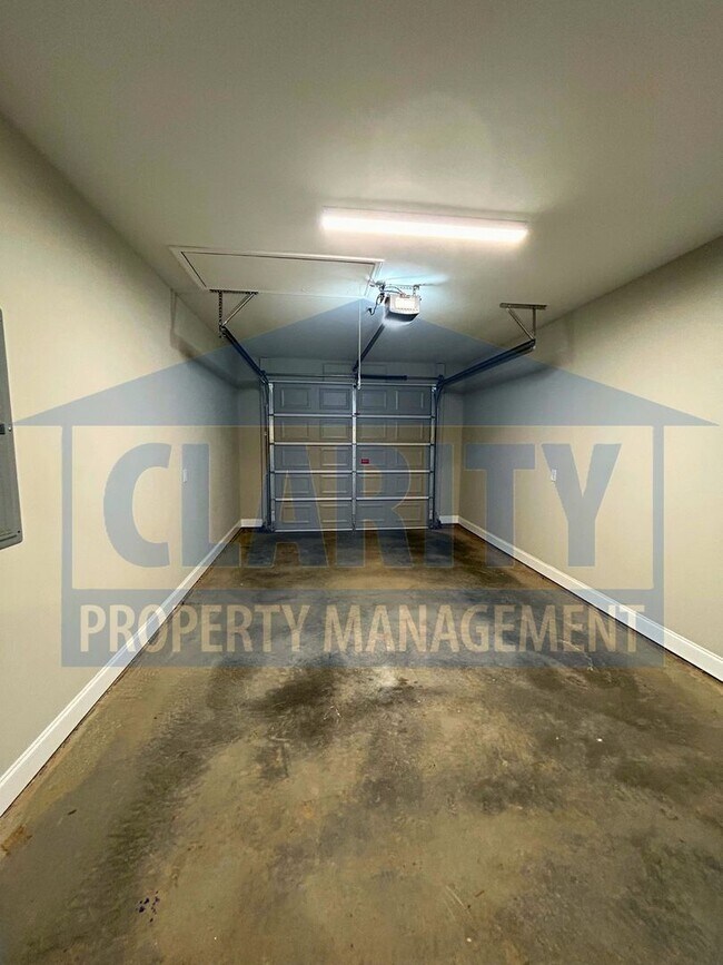 Foto del edificio - Modern two bedroom townhome!