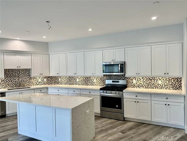 Foto del edificio - 10718 Acama St