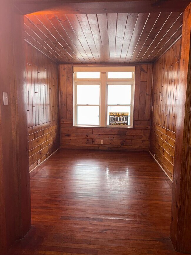 Foto del edificio - Section 8 Approved - 1st Floor 1 Bedroom w...