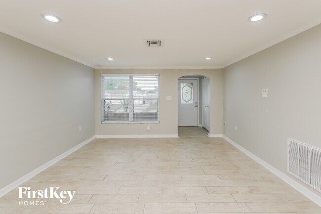 Foto del edificio - 9021 St Clair Ln