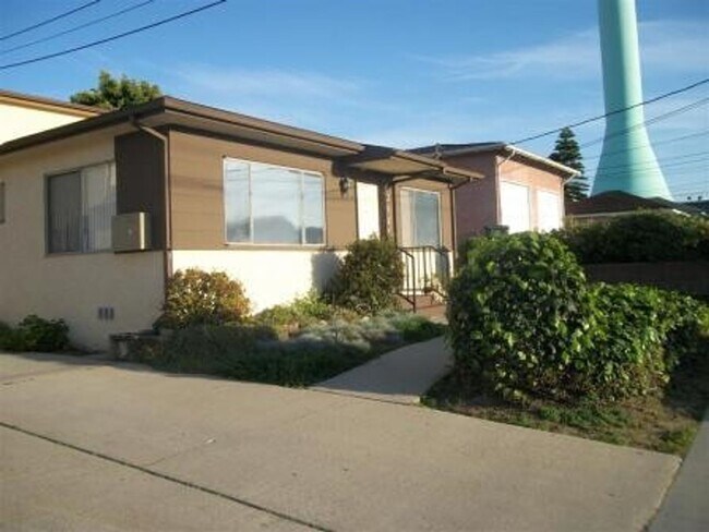 Foto del edificio - 12522 Truro Ave