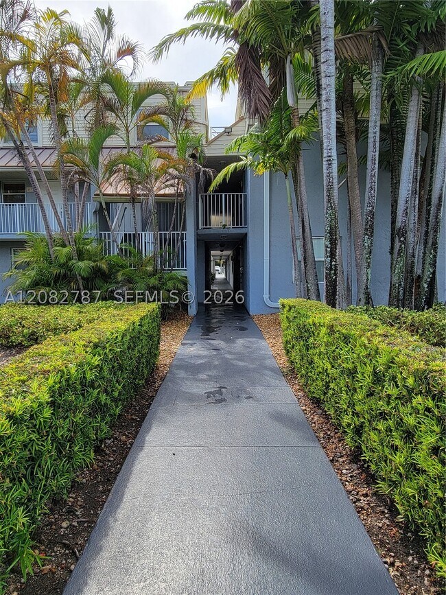 Building Photo - 4600 SW 67th Ave