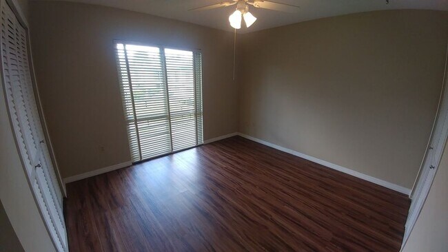 Foto del edificio - 825 Primrose Dr