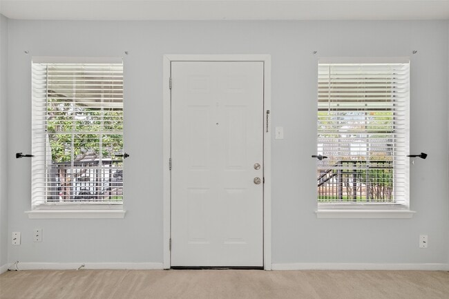 Foto del edificio - 9017 Gaylord Dr