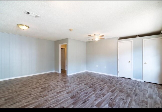 Building Photo - 7621 Gleason Rd