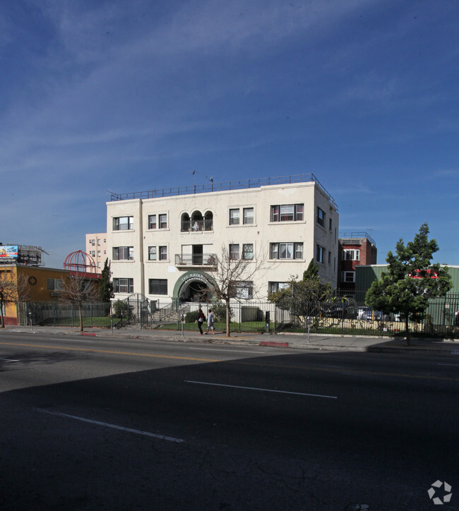 Primary Photo - Navarro Apartments