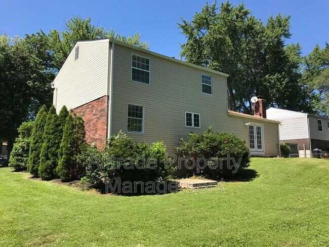 Building Photo - 4205 Shenandoah Dr