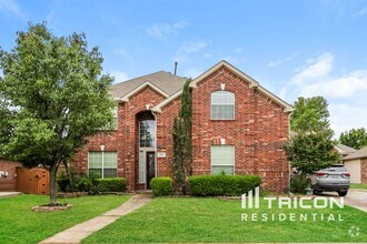 Building Photo - 2817 Deerhurst Dr