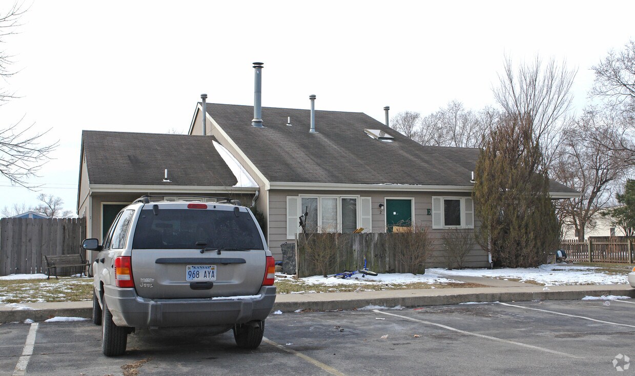 Building Photo - 2100 Haskell Ave