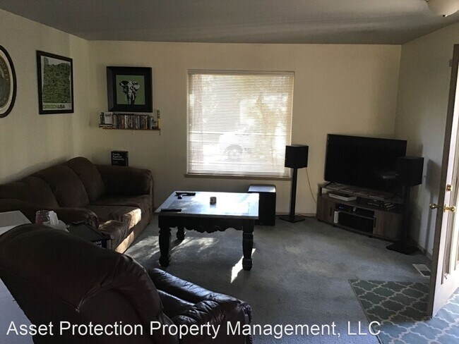 Foto del edificio - 1161-1165 NW Knoxville Blvd