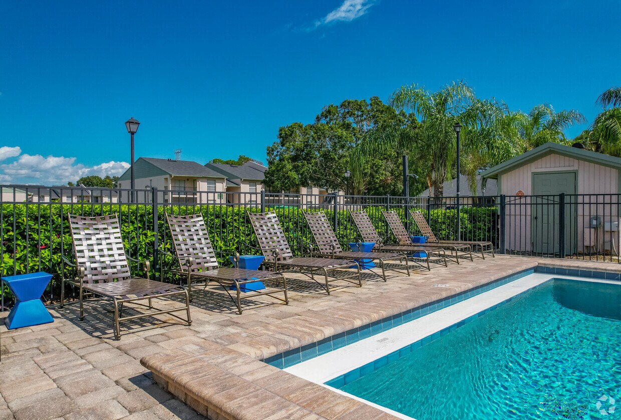 Oasis at Bayside East Apartments in Largo, FL