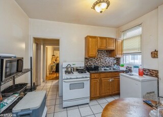 Foto del edificio - 1418 N Lawler Ave