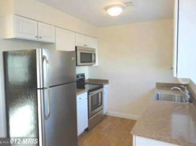 Building Photo - 312 Goose Creek Dr