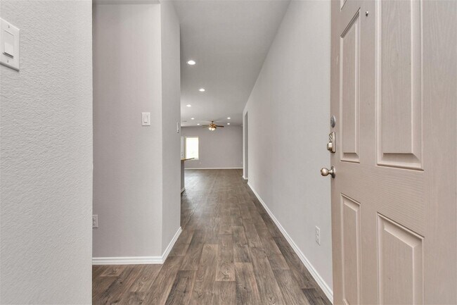 Foto del edificio - 14087 Crystal Cave Ln