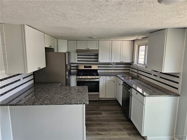 Foto del edificio - 8422 Tuttle Rd