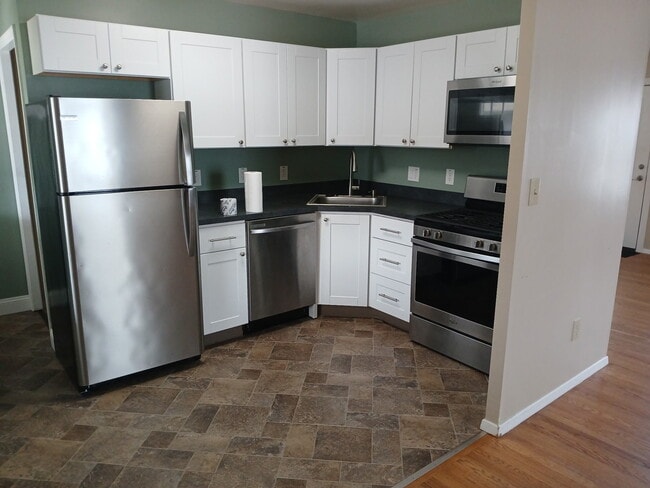 Building Photo - 2472 Beech St