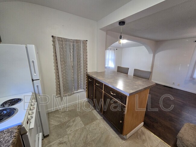 Foto del edificio - 430 Stratford Ave