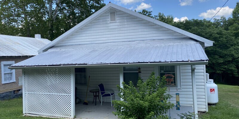 Primary Photo - 113 M T Holt Ave