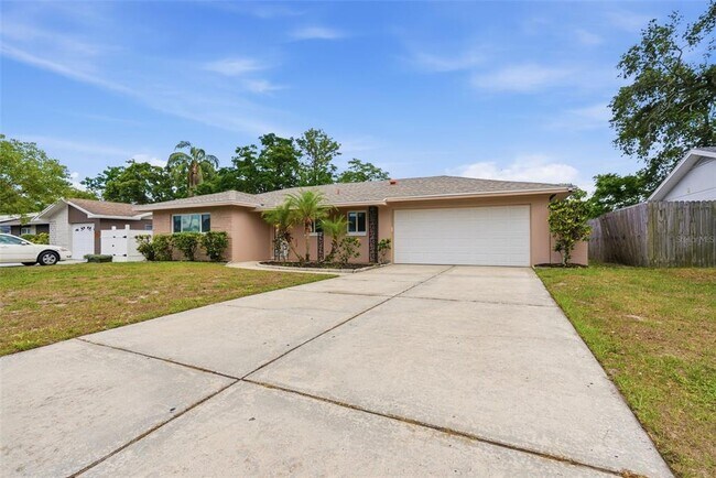 Foto del edificio - 2465 Brentwood Dr