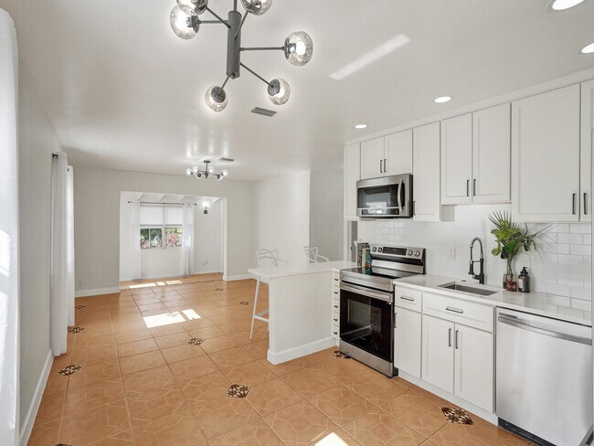 Foto del edificio - 920 NE 34th Ct