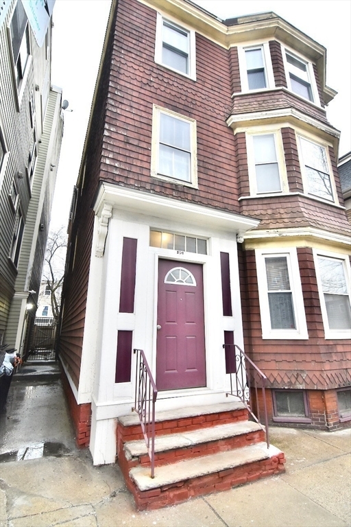 Building Photo - 356 Dorchester St