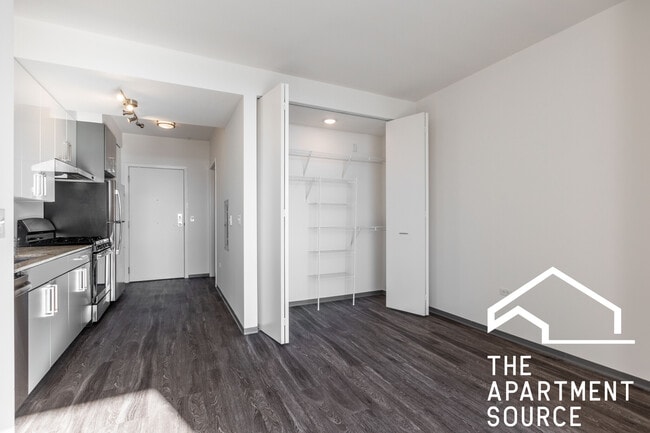 Foto del edificio - 2340 N California Ave