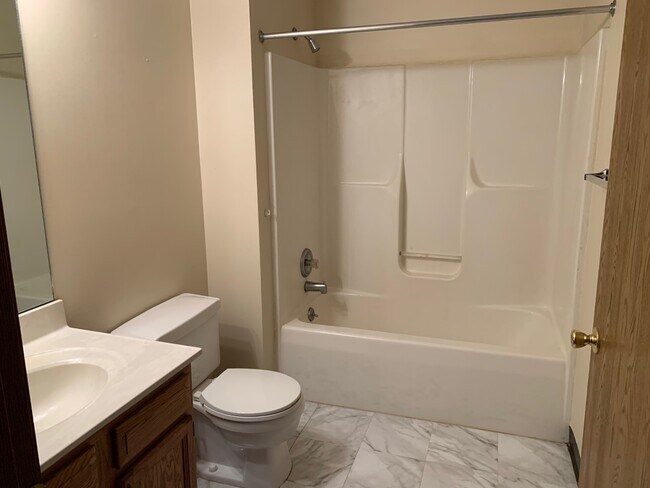 Bathroom - 2390 Wrens Dr S