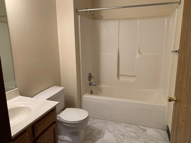 Bathroom - 2390 Wrens Dr S