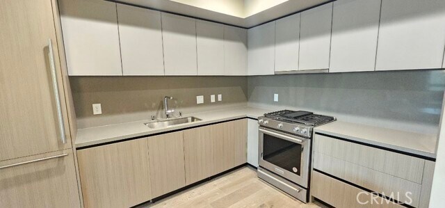 Building Photo - 39 S Los Robles Ave